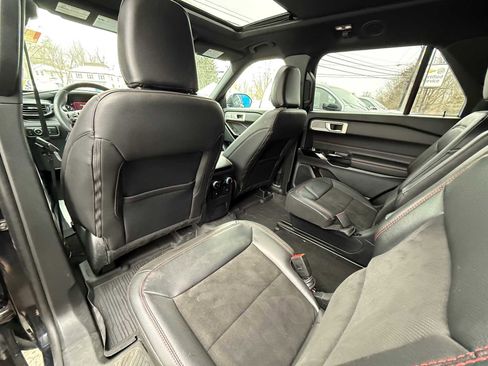 Used 2024 Ford Explorer ST-Line w/ Class IV Trailer Tow Package image 23