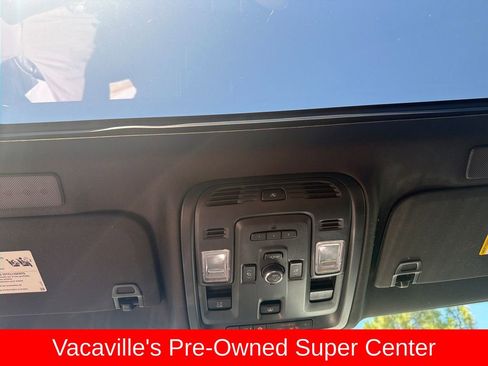 Used 2023 Cadillac Escalade Premium Luxury AWD/4WD image 21