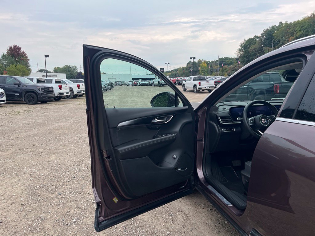 Used 2025 Buick Envision Preferred AWD/4WD image 21