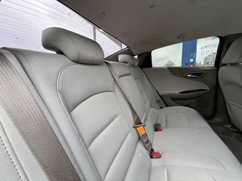 Used 2017 Chevrolet Malibu LT w/ Driver Confidence Package FWD image 32