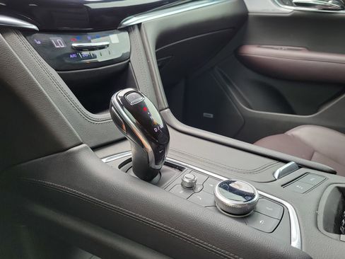 Used 2020 Cadillac XT6 Premium Luxury FWD image 28