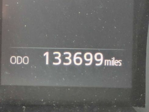 Used 2018 Toyota Camry LE FWD image 10