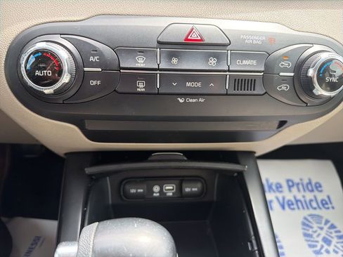 Used 2018 Kia Sorento AWD image 22