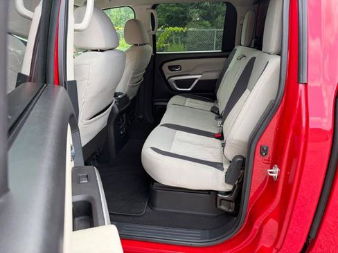 Used 2020 Nissan Titan SV w/ SV Convenience Package AWD/4WD image 27