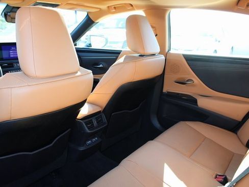 Certified 2023 Lexus ES 350 image 9