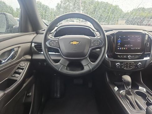 Used 2023 Chevrolet Traverse LT FWD image 14