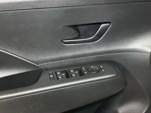 Used 2025 Hyundai Kona SEL image 21