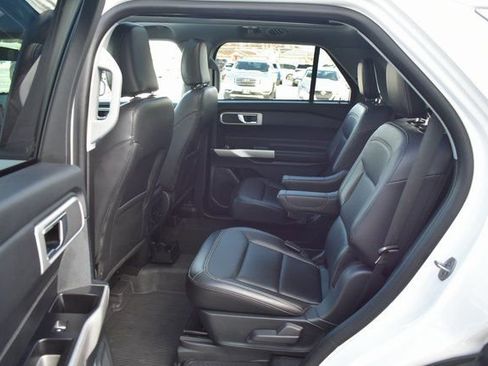 Used 2023 Ford Explorer XLT w/ Equipment Group 202A image 33