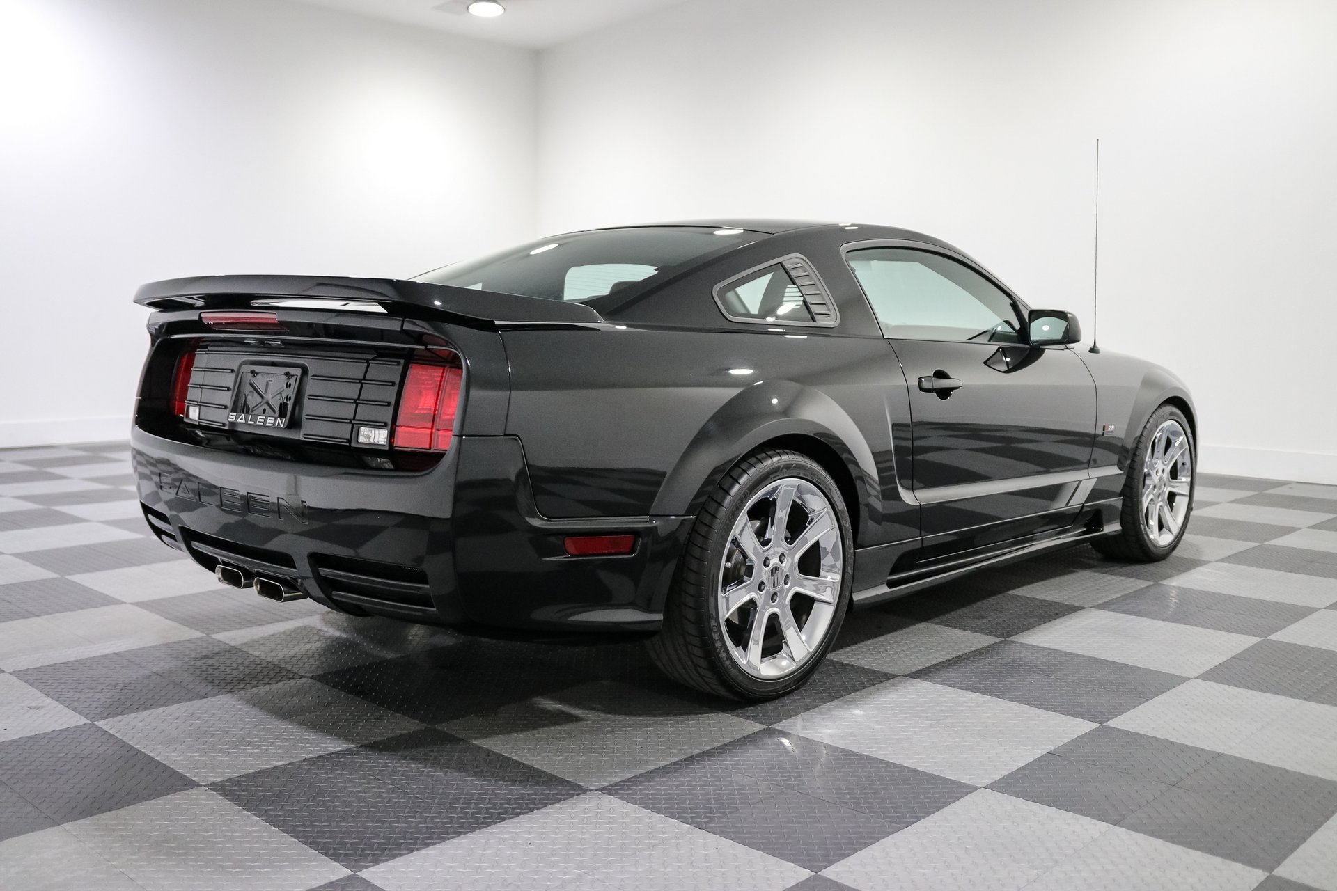 Used 2006 Ford Mustang GT RWD image 10