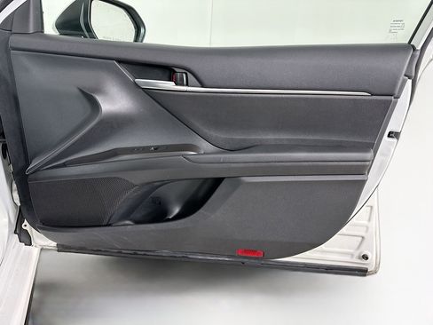 Used 2024 Toyota Camry SE image 30