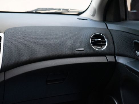 Used 2016 Chevrolet Cruze LT w/ Sun, Sound and Sport Package image 29