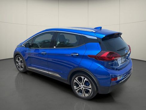 Used 2017 Chevrolet Bolt Premier w/ Driver Confidence II Package FWD image 5