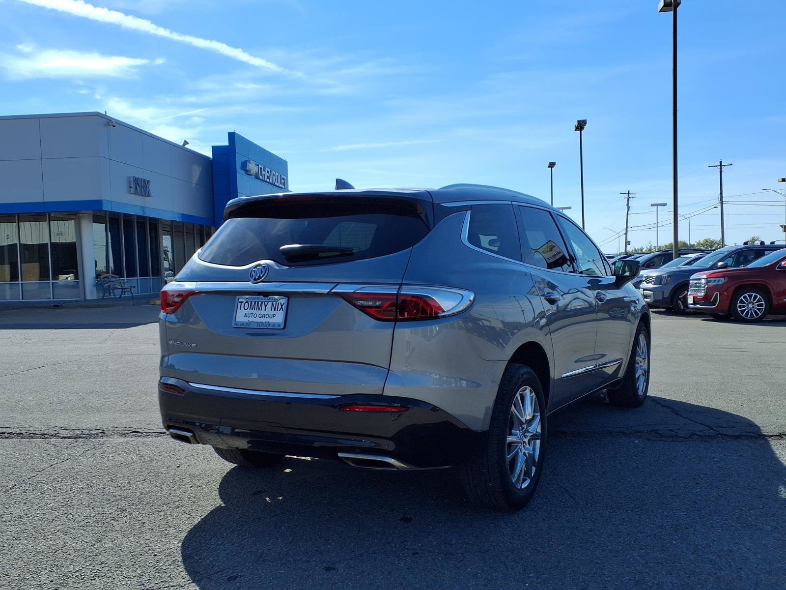 Used 2023 Buick Enclave Essence w/ Experience Buick Package FWD image 2