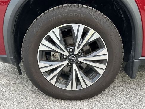 Used 2022 Nissan Rogue SV w/ SV Premium Package image 19