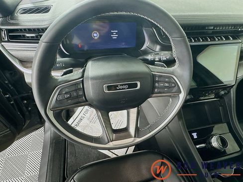 Used 2024 Jeep Grand Cherokee Limited w/ Luxury Tech Group II AWD/4WD image 13