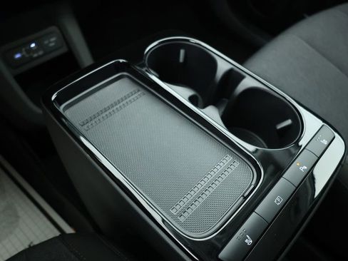 Used 2025 Hyundai Ioniq 5 SE image 13