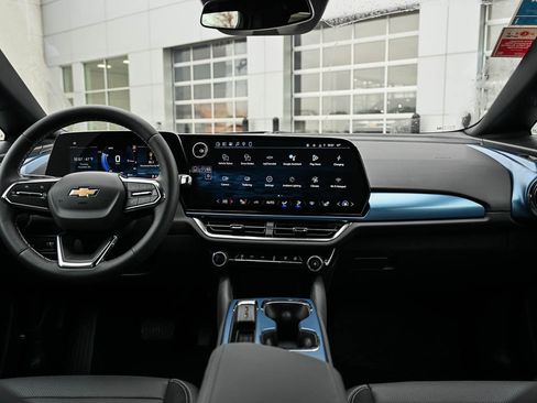 New 2026 Chevrolet Equinox EV LT image 15