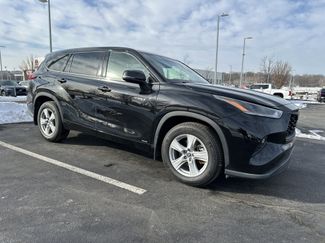 Used 2021 Toyota Highlander LE video 2