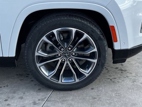 Used 2024 Jeep Grand Wagoneer Series III w/ Rear Seat Video Group 1 image 9