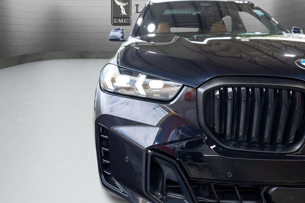 Used 2024 BMW X5 xDrive40i w/ M Sport Package AWD/4WD image 13