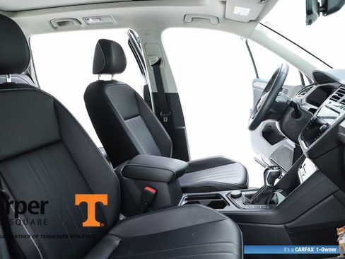 Used 2022 Volkswagen Tiguan SE w/ Panoramic Sunroof Package AWD/4WD image 36