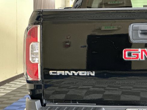 Used 2015 GMC Canyon SLT w/ Driver Alert Package image 45