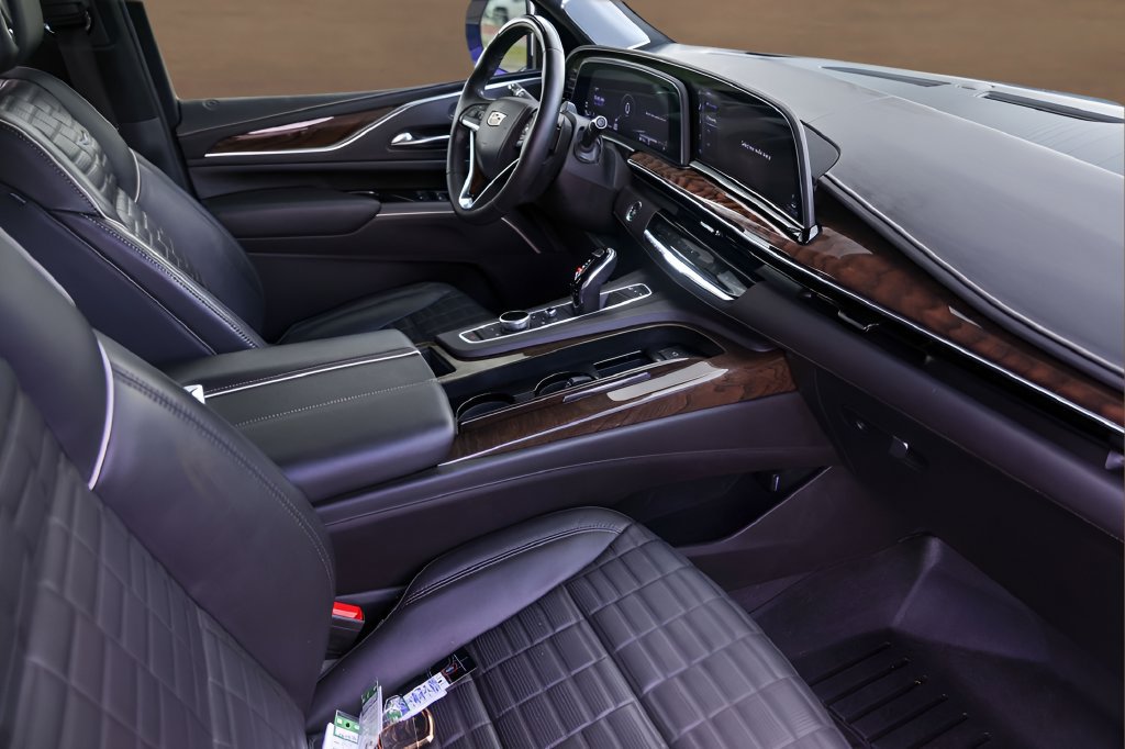 Used 2022 Cadillac Escalade Sport Platinum AWD/4WD image 63