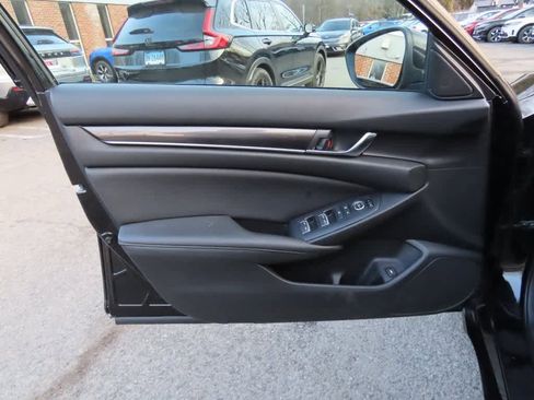 Used 2019 Honda Accord Sport image 16