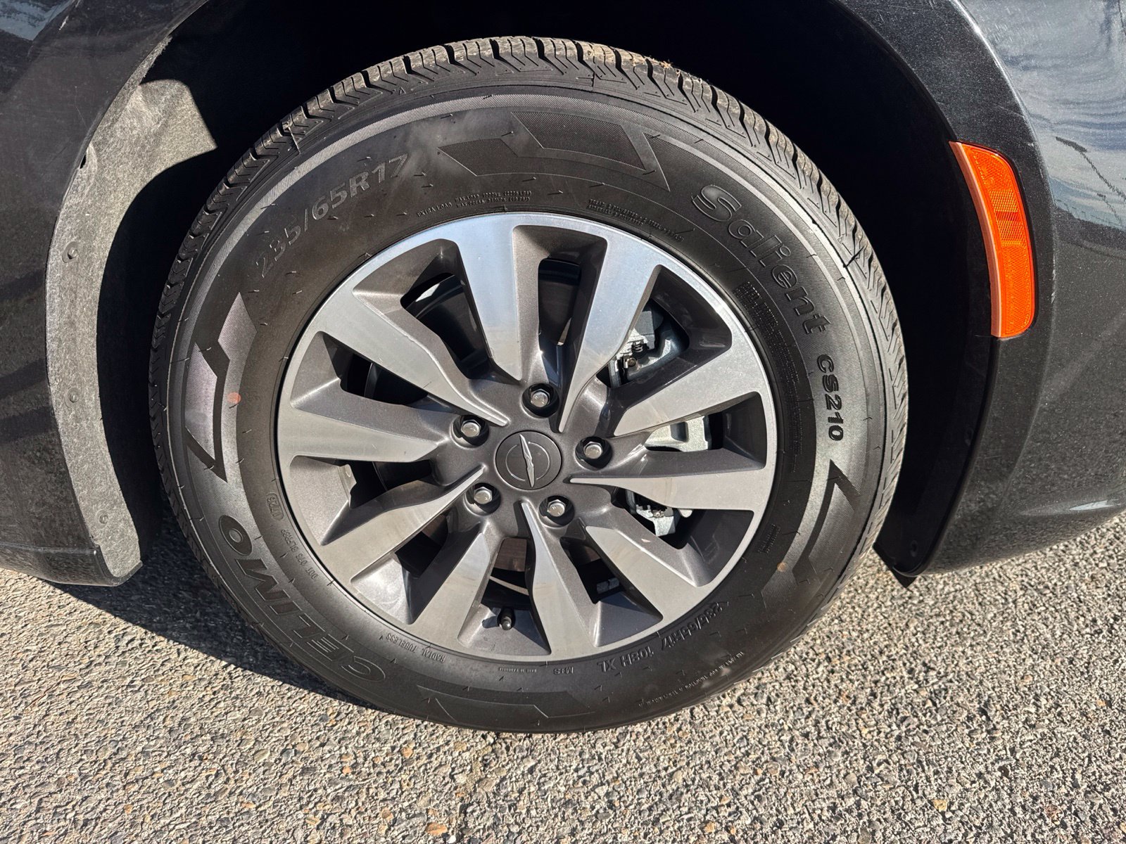 Used 2024 Chrysler Pacifica Limited FWD image 4