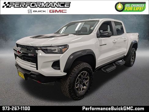 Used 2024 Chevrolet Colorado ZR2 w/ Technology Package AWD/4WD image 1