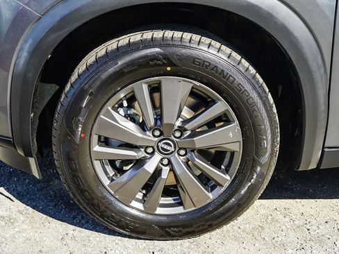 Used 2022 Nissan Pathfinder SV FWD image 9
