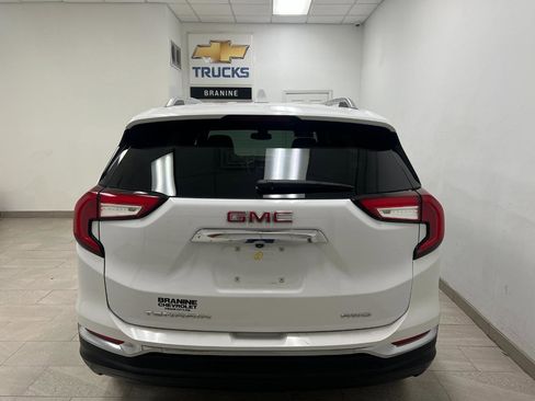 Used 2024 GMC Terrain SLT AWD/4WD image 15