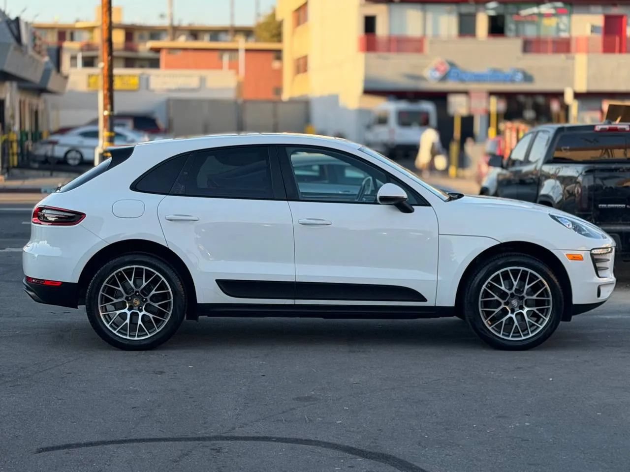 Used 2017 Porsche Macan AWD/4WD image 17