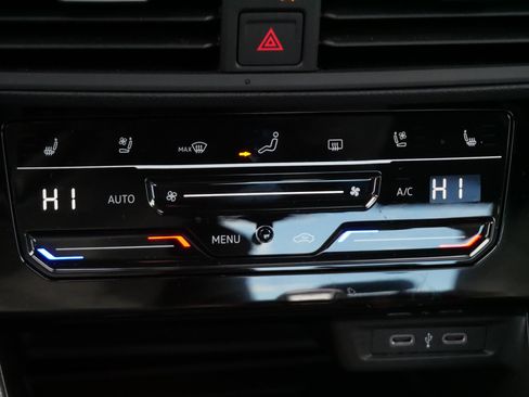 Certified 2025 Volkswagen Jetta GLI Autobahn image 23