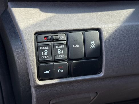 Used 2015 Honda Odyssey Touring Elite image 20