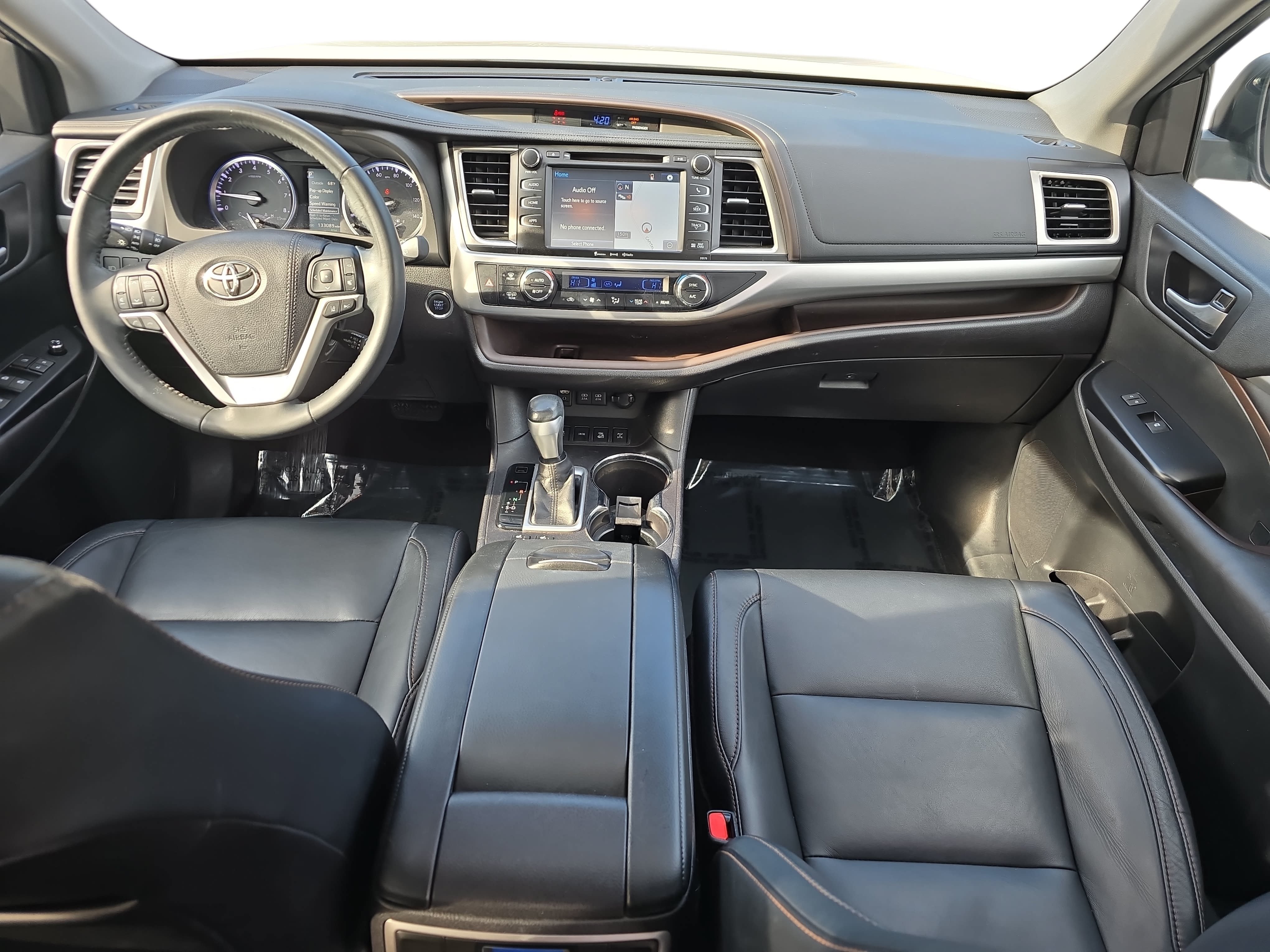 Used 2017 Toyota Highlander XLE AWD/4WD image 9