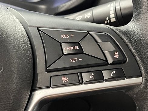 Used 2025 Nissan Sentra SV FWD image 36