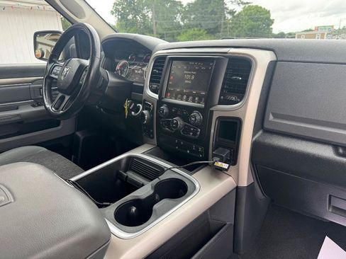 Used 2017 RAM 1500 Big Horn AWD/4WD image 29