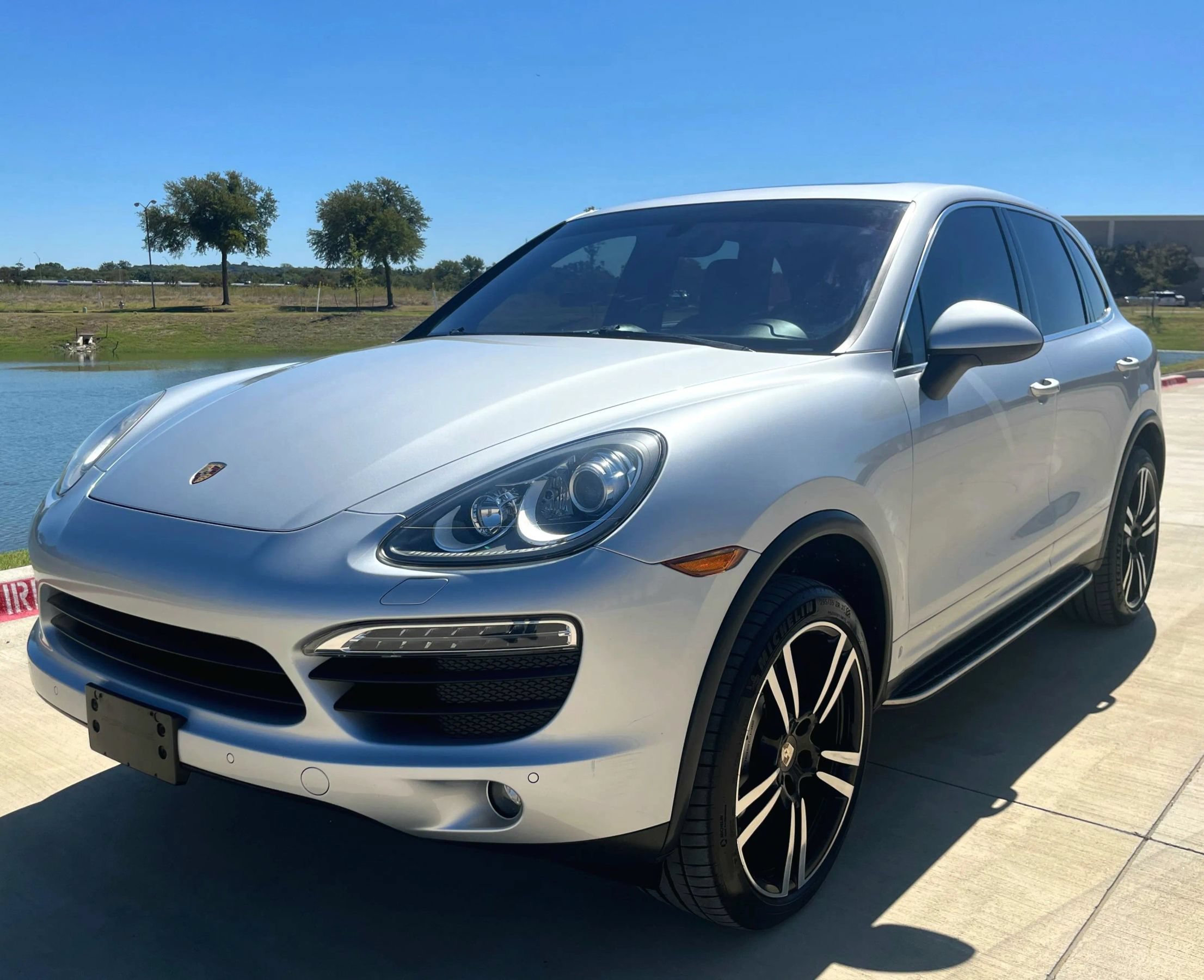 Used 2012 Porsche Cayenne S AWD/4WD image 5
