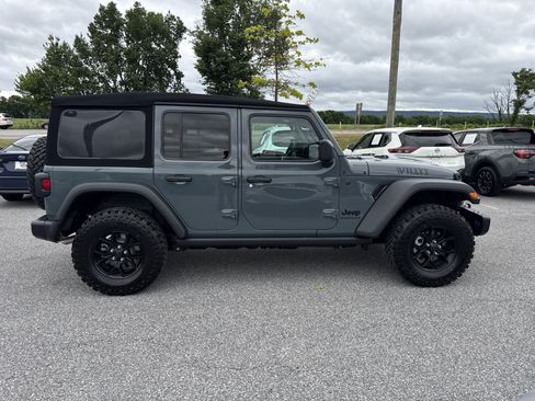Used 2025 Jeep Wrangler Unlimited Sport AWD/4WD image 23