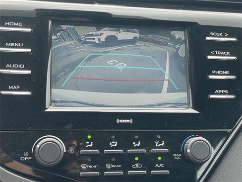 Used 2020 Toyota Camry LE image 21
