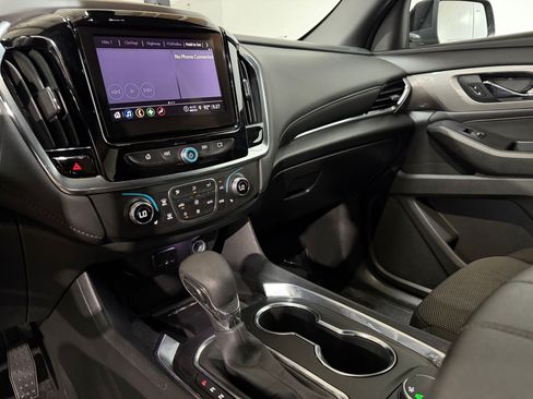 Used 2023 Chevrolet Traverse LT FWD image 28