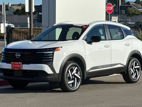 New 2026 Nissan Kicks SV image 8