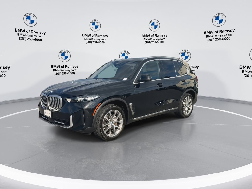Used 2024 BMW X5 xDrive40i w/ Parking Assistance Package AWD/4WD image 4