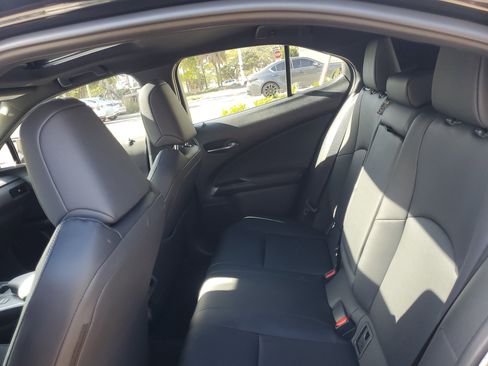 Used 2025 Lexus UX 300h FWD image 10