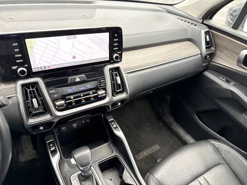 Certified 2023 Kia Sorento S w/ Panoramic Sunroof Package image 23