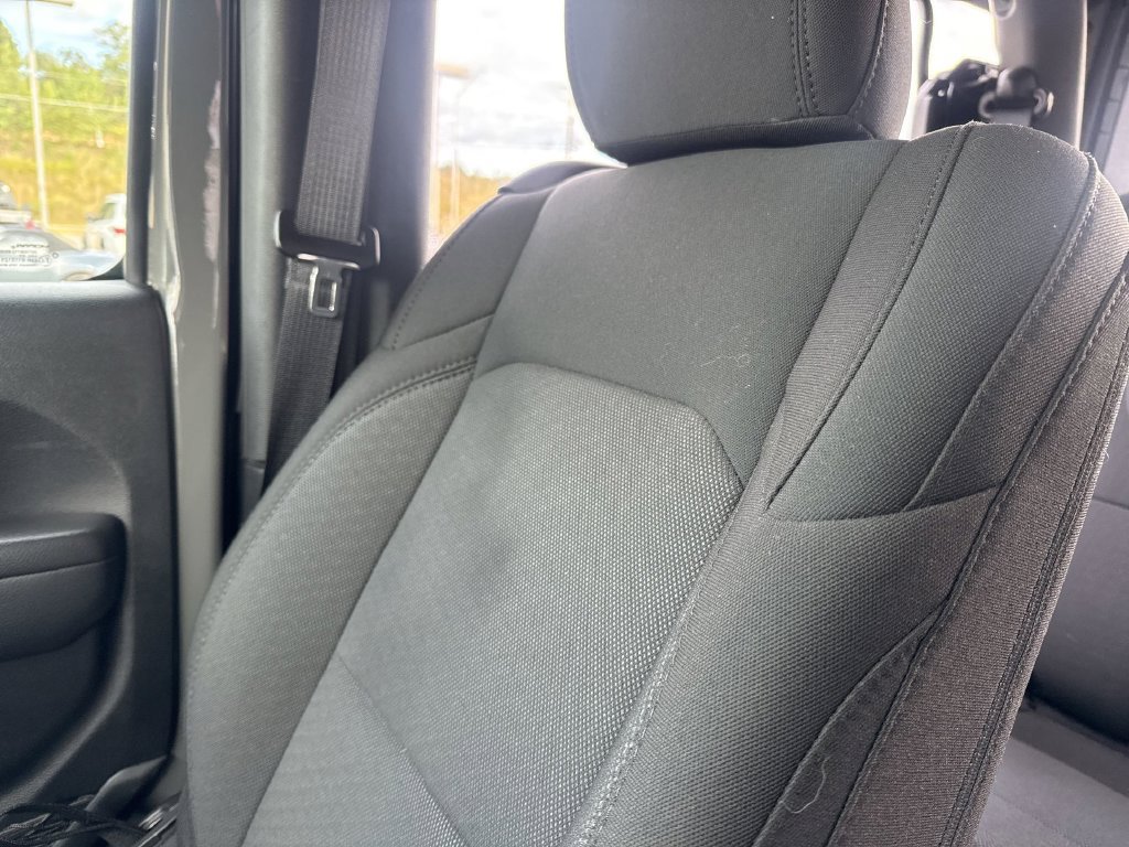 Used 2022 Jeep Wrangler Sport AWD/4WD image 29