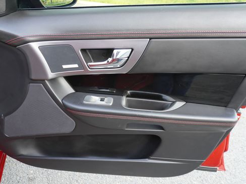 Used 2012 Jaguar XF R image 15