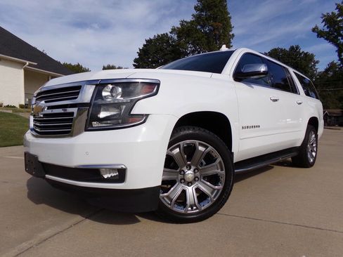 Used 2019 Chevrolet Suburban Premier image 15