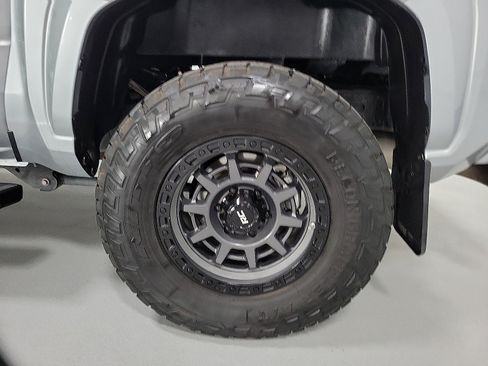 Certified 2024 Toyota Tacoma SR5 AWD/4WD image 20